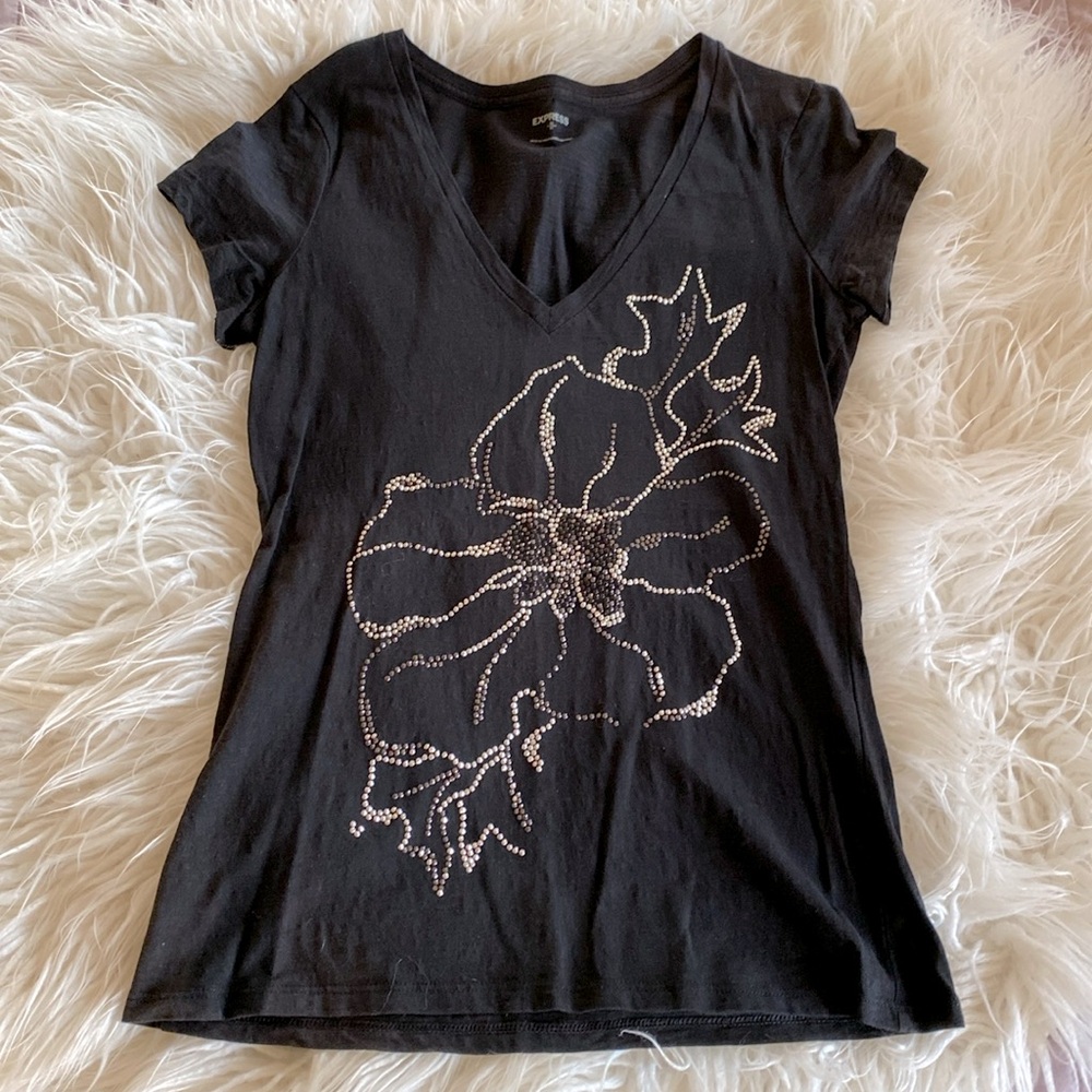 Women’s medium express tshirt with studded flower embellishment